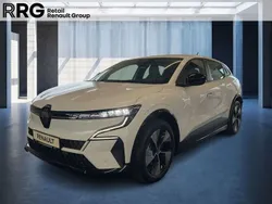 Weiß Gebraucht 2024 Renault Mégane Limousine | 29.500 €