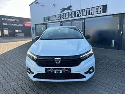 Weiß Gebraucht 2021 Dacia Sandero Essentiel Limousine | 9.250 € (Guter Preis)