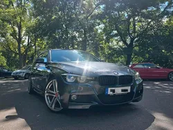 Grau Gebraucht 2019 BMW 320 Shadowline Kombi | 20.000 € (Superpreis)