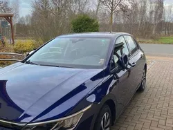 Blau Gebraucht 2023 VW Golf VIII Life Limousine | 22.400 € (Superpreis)