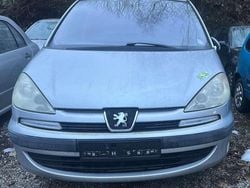 Silber Gebraucht 2003 Peugeot 807 Tendance Van / Kleinbus | 2.750 € (Teuer)