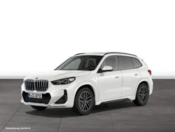 Mineralweiß metallic Gebraucht 2023 BMW iX1 Luxury Line SUV | 45.894 € (Teuer)