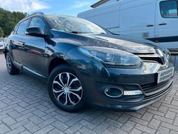Grau Gebraucht 2015 Renault Mégane III LIMITED Limousine | 7.499 € (Fairer Preis)