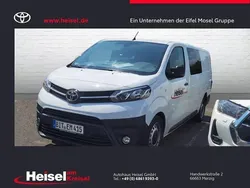 Icy white Gebraucht 2023 Toyota Proace Comfort Van | 29.960 € (Guter Preis)