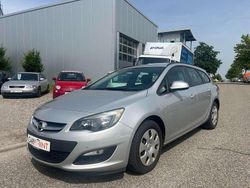 Silber Gebraucht 2013 Opel Astra Kombi | 2.398 € (Teuer)