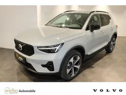 Grau Neu 2025 Volvo XC40 Business Edition SUV | 41.900 € (Teuer)