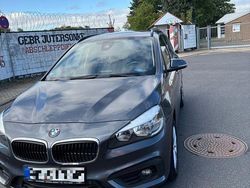 Grau Gebraucht 2015 BMW 218 Gran Tourer Performance Van / Kleinbus | 8.500 € (Teuer)