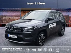 Grau Gebraucht 2024 Jeep Compass Altitude SUV | 34.980 € (Etwas zu teuer)