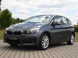 Grau Gebraucht 2018 BMW 225 Active Tourer Advantage Van / Kleinbus | 12.790 € (Superpreis)