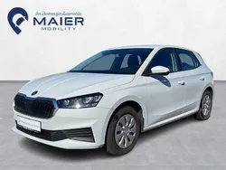Weiß Gebraucht 2022 Skoda Fabia Ambition Limousine | 14.900 € (Fairer Preis)