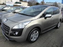 Grau Gebraucht 2012 Peugeot 3008 Allure Van / Kleinbus | 10.900 €