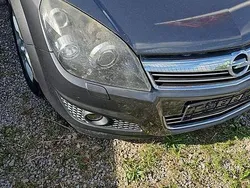 Grau Gebraucht 2010 Opel Astra Edition Kombi | 1.500 € (Guter Preis)