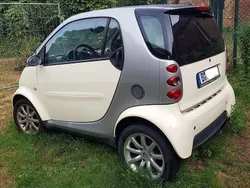 Weiß Gebraucht 2006 Smart ForTwo Coupé Coupé | 2.200 € (Fairer Preis)