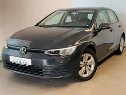 Grau Gebraucht 2021 VW Golf VIII Life Limousine | 17.990 € (Etwas zu teuer)