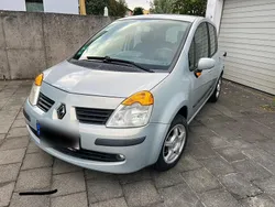 Silber Gebraucht 2006 Renault Modus Van / Kleinbus | 2.999 €