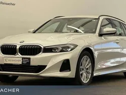 Mineralweiß metallic Gebraucht 2024 BMW 318 Shadowline Kombi | 35.749 € (Fairer Preis)