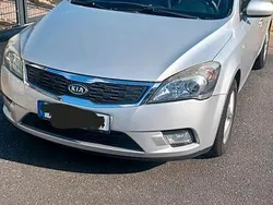 Silber Gebraucht 2009 Kia Ceed Kleinwagen | 3.300 € (Guter Preis)
