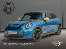 Island blue (metallic) Gebraucht 2023 Mini Cooper Kleinwagen | 20.430 € (Etwas zu teuer)