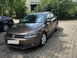 Braun Gebraucht 2012 VW Jetta Comfortline Limousine | 7.399 € (Fairer Preis)