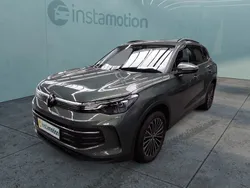 Grün Gebraucht 2024 VW Tiguan Life SUV | 37.155 € (Fairer Preis)