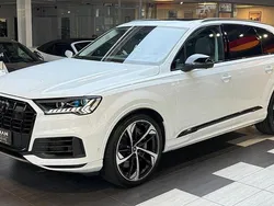 Gletscherweiß metallic Gebraucht 2021 Audi Q7 Sport SUV | 56.850 € (Teuer)