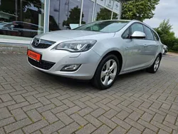 Silber Gebraucht 2011 Opel Astra Design Edition Kombi | 2.750 € (Fairer Preis)
