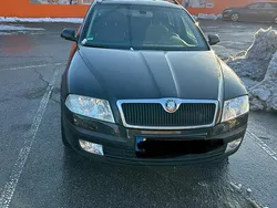 Schwarz Gebraucht 2006 Skoda Octavia Elegance Kombi | 2.500 € (Fairer Preis)