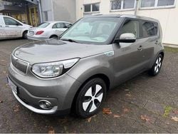 Titanuim silber Gebraucht 2016 Kia Soul Play SUV | 7.499 € (Guter Preis)