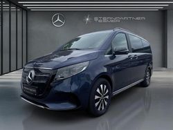 Blau Gebraucht 2024 Mercedes EQV300 Avantgarde Van / Kleinbus | 56.990 € (Teuer)