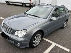 Blau Gebraucht 2005 Mercedes C230 Classic Kombi | 1.990 € (Fairer Preis)