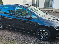 Blau Gebraucht 2019 VW Golf Sportsvan Join Van / Kleinbus | 15.940 € (Fairer Preis)