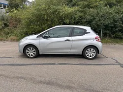 Silber Gebraucht 2014 Peugeot 208 Kleinwagen | 3.850 € (Fairer Preis)