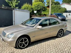 Gold Gebraucht 2000 Mercedes C220 Elegance Limousine | 14.999 €