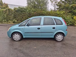 Grün Gebraucht 2003 Opel Meriva Cosmo Van / Kleinbus | 1.199 € (Guter Preis)