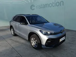 Silber Gebraucht 2024 VW Tiguan R-line SUV | 50.750 € (Superpreis)