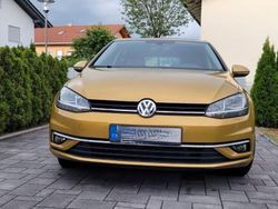 Gelb Gebraucht 2017 VW Golf VII Sound Limousine | 13.800 € (Fairer Preis)