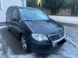 Schwarz Gebraucht 2009 VW Touran Trendline Van / Kleinbus | 2.450 € (Guter Preis)