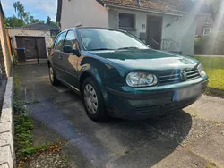 Grün Gebraucht 2002 VW Golf IV Kleinwagen | 1.500 € (Guter Preis)