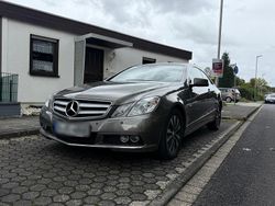 Grau Gebraucht 2010 Mercedes E200 Coupé | 7.500 € (Guter Preis)