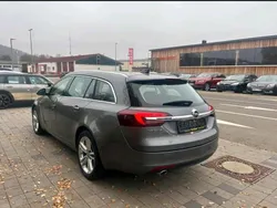 Grau Gebraucht 2016 Opel Insignia Kombi | 9.500 € (Etwas zu teuer)