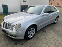 Silber Gebraucht 2007 Mercedes E200 Limousine | 4.500 € (Guter Preis)