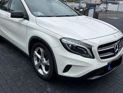 Weiß Gebraucht 2014 Mercedes GLA200 SUV | 12.700 € (Fairer Preis)