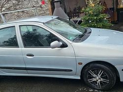 Silber Gebraucht 2002 Renault Mégane II Authentique Limousine | 1.300 € (Fairer Preis)