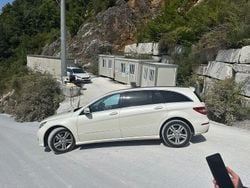 Weiß Gebraucht 2011 Mercedes R350 Van / Kleinbus | 10.000 € (Fairer Preis)