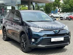 Blau Gebraucht 2018 Toyota RAV4 Edition-S SUV | 26.490 € (Etwas zu teuer)