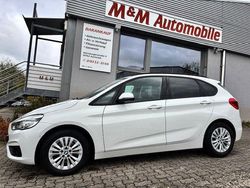 Weiß Gebraucht 2015 BMW 220 Active Tourer Basis Van / Kleinbus | 11.800 € (Fairer Preis)