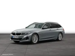 Skyscraper grau metallic Gebraucht 2024 BMW 330e Comfort Edition Kombi | 44.594 € (Fairer Preis)
