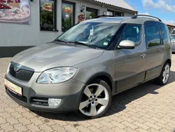 Gold Gebraucht 2009 Skoda Roomster Scout Plus Edition Kombi | 6.999 € (Teuer)