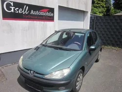 Grün Gebraucht 2002 Peugeot 206 Kleinwagen | 1.490 € (Fairer Preis)