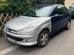 Blau Gebraucht 2000 Peugeot 206 Coupé | 1.999 € (Teuer)